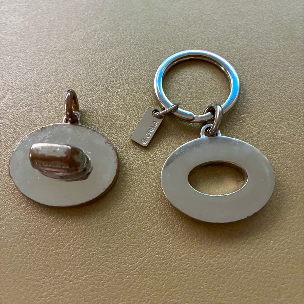 COACH Pre-Owned/Loved Classic Silver Logo Valet Key Chain/Fob, GUC! - Picture 4 of 6